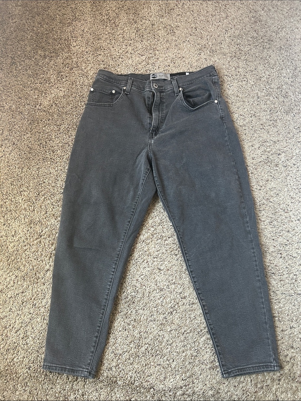 Levi's Women's mom jeans Silver tab in Washed Charcoal